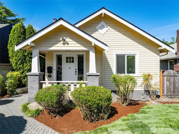 3033 44th Avenue Sw, Seattle, WA 98116