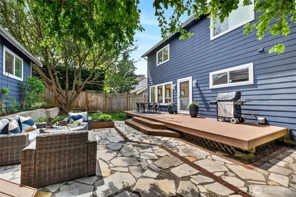 6530 44th Avenue Sw, Seattle, WA 98136