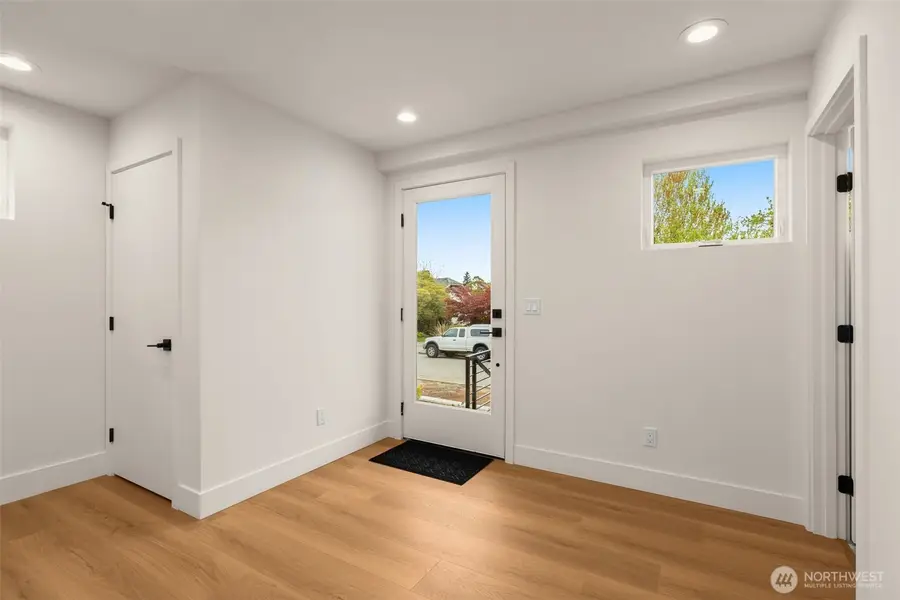 7403 Dayton Avenue N, Seattle, WA 98103 - #2