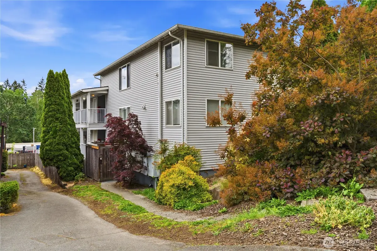 13227 35th Avenue Ne #1, Seattle, WA 98125 - #1