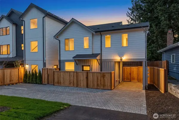 11013 Goodwin Way Ne, Seattle, WA 98125
