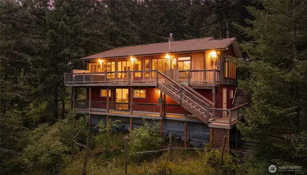 1136 Island Drive, Lummi Island, WA 98262