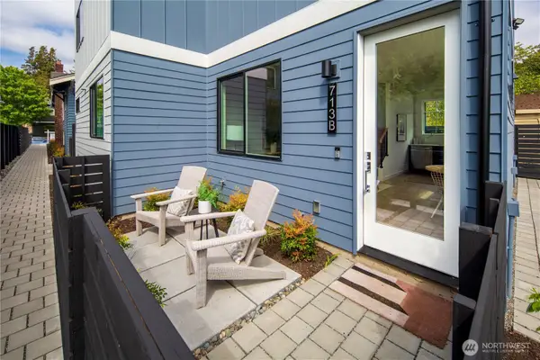 713 N 70th Street, Seattle, WA 98103