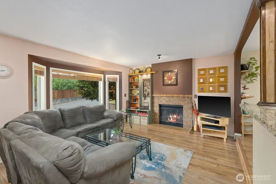 904 214th Place Sw, Lynnwood, WA 98036 - #3