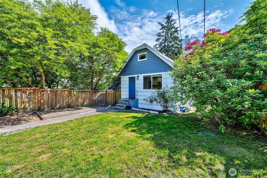 3806 35th Avenue W #Unit 1, Seattle, WA 98199 - #2