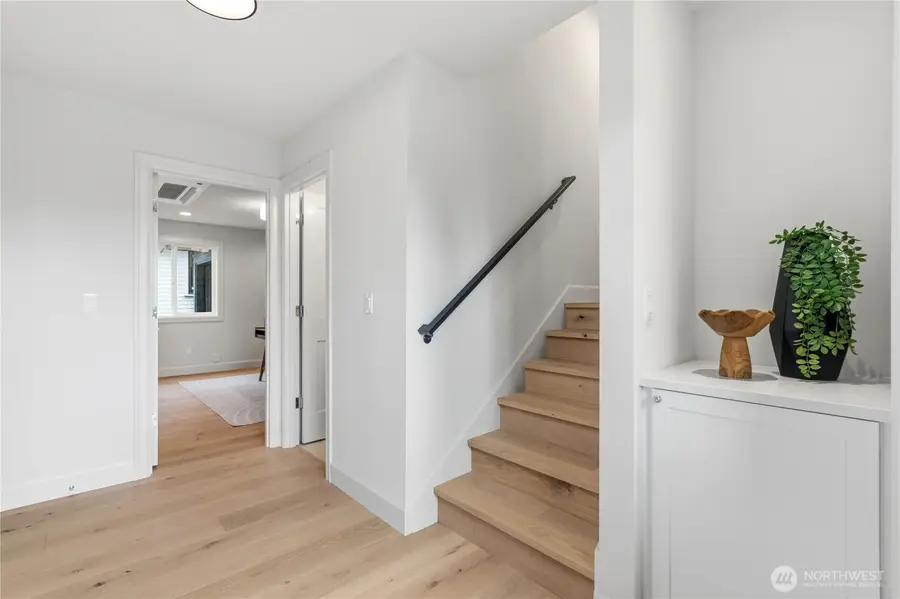 6832 47th Avenue Ne, Seattle, WA 98115 - #3