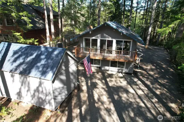 811 N Potlatch Drive, Hoodsport, WA 98548