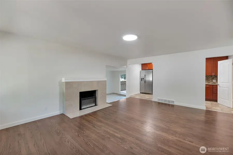 11229 29th Avenue Sw, Seattle, WA 98146 - #3