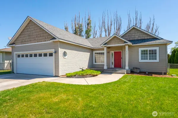 813 NW Sunburst Court, Moses Lake, WA 98837