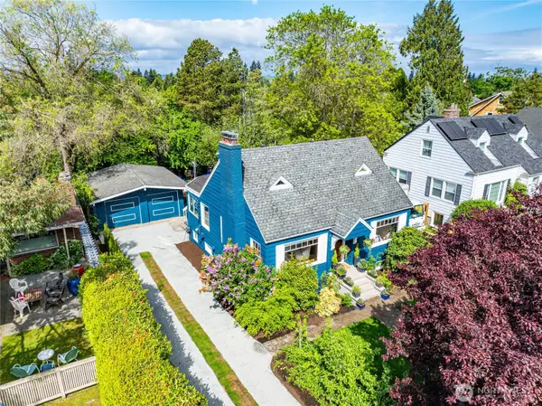 3245 45th Avenue Sw, Seattle, WA 98116