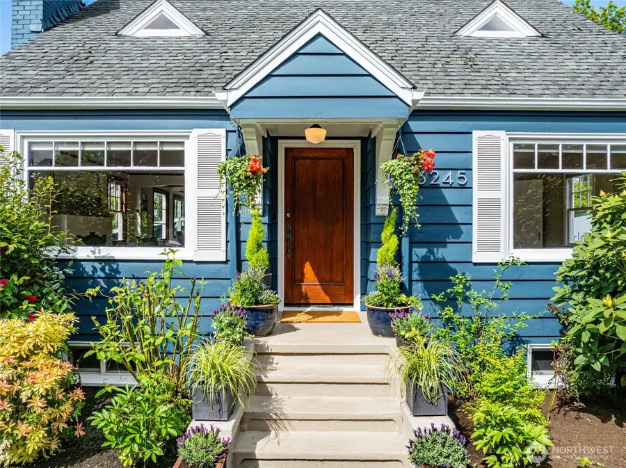 3245 45th Avenue Sw, Seattle, WA 98116 - #3
