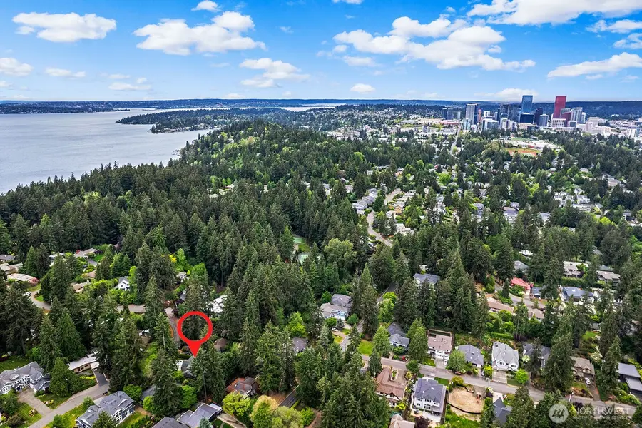2112 104th Place Se, Bellevue, WA 98004 - #2
