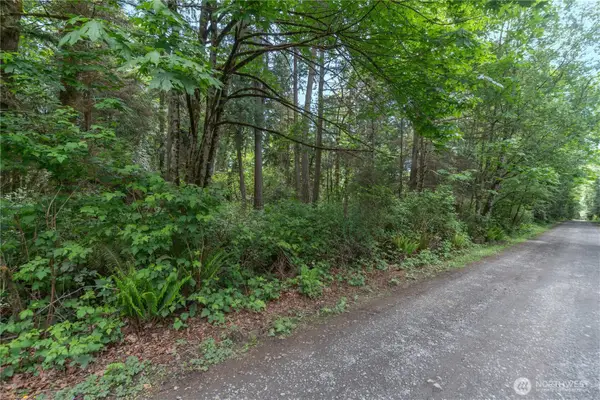 321 Neat Avenue Ne #C, Kingston, WA 98346