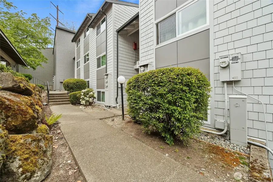 2020 Grant Avenue S #L104, Renton, WA 98055 - #2
