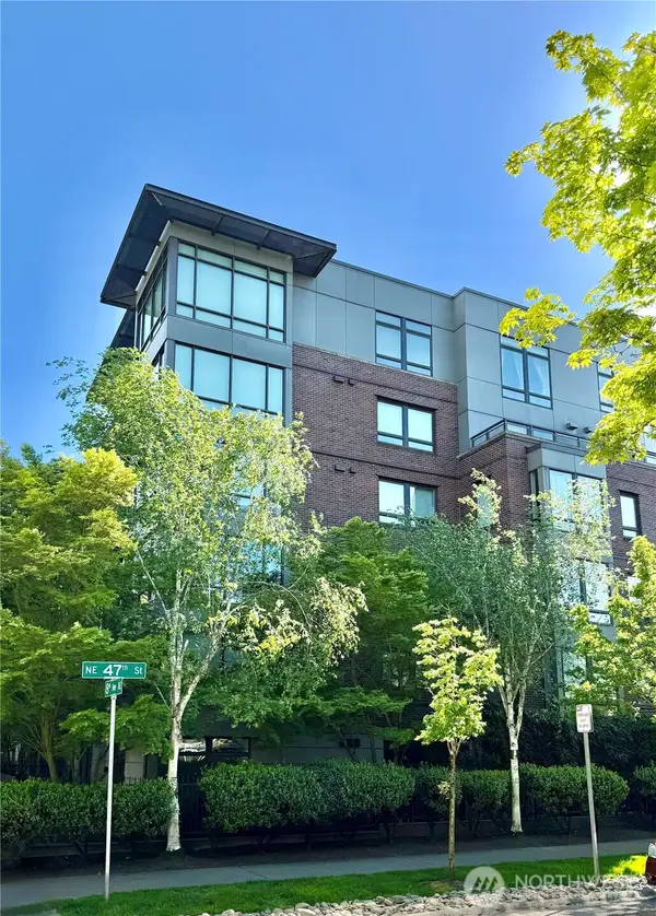 4547 8th Avenue Ne #204, Seattle, WA 98105