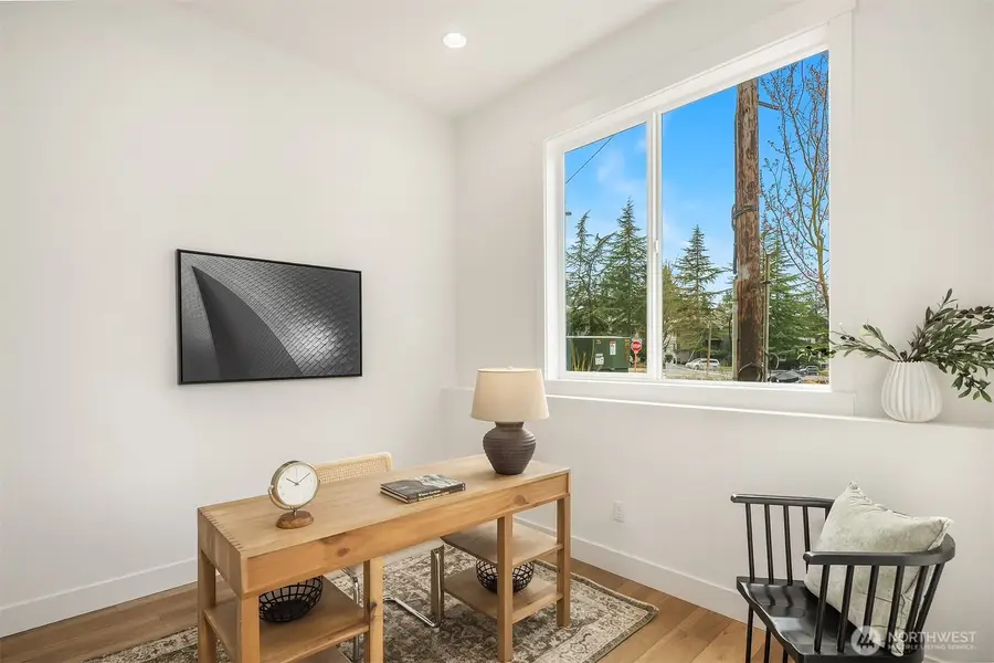 404 Edmonds Ave Ne, Renton, WA 98056 - #3