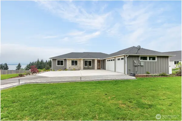 1409 Village Heights Place, Camano Island, WA 98282