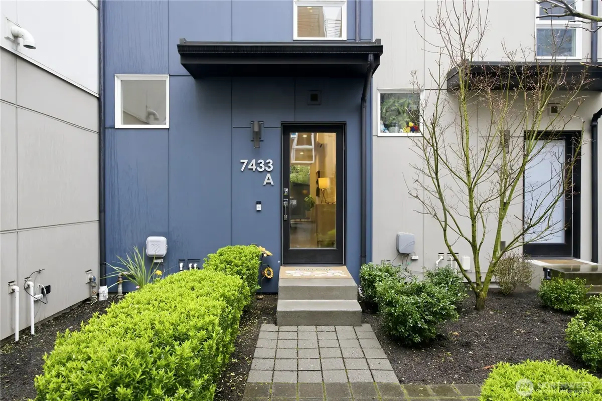 7433 4th Avenue Ne, Seattle, WA 98115 - #1