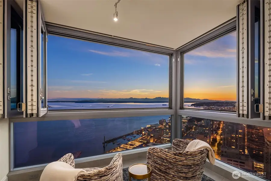 1521 2nd Avenue #PH3800, Seattle, WA 98101 - #2