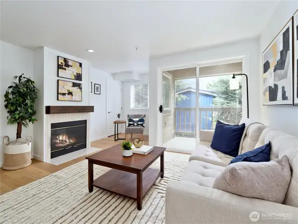 18523 68th Avenue Ne #102, Kenmore, WA 98028