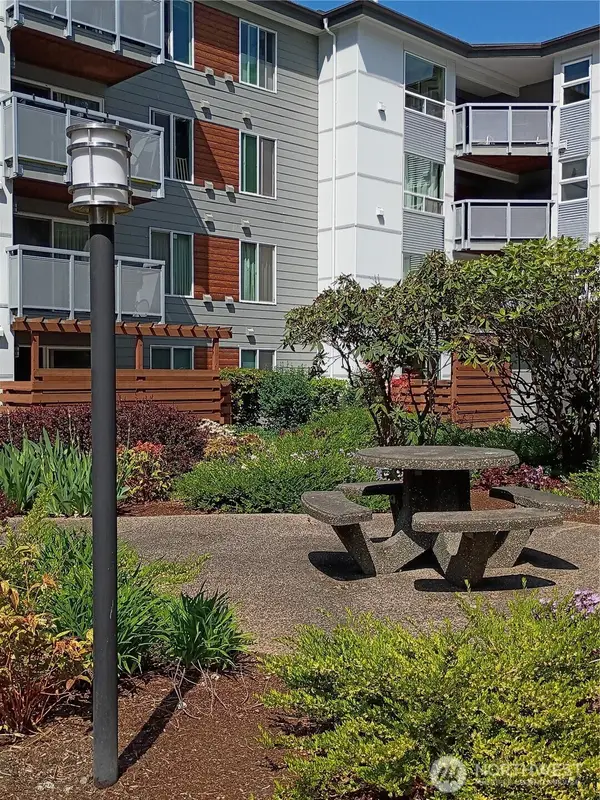 10501 8th Avenue Ne #115, Seattle, WA 98125