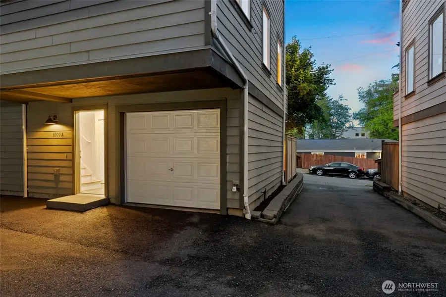 8509 Interlake Avenue N, Seattle, WA 98103 - #3