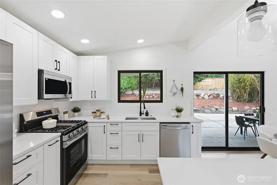 11255 Roseberg Avenue S, Seattle, WA 98168 - #3