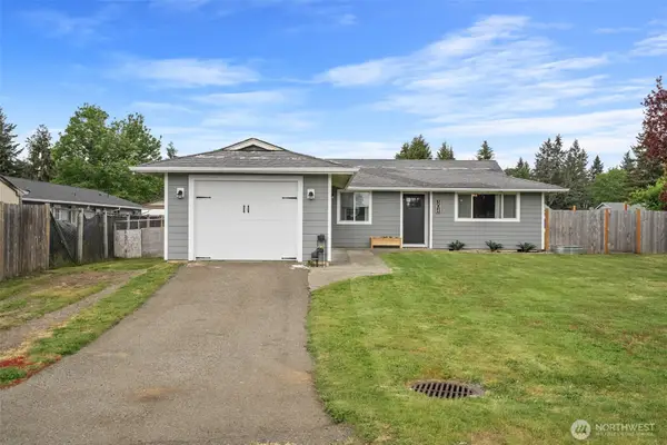 304 Rochester Street E, Rainier, WA 98576