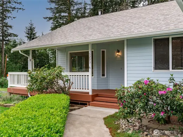5293 Bounty Loop, Freeland, WA 98249