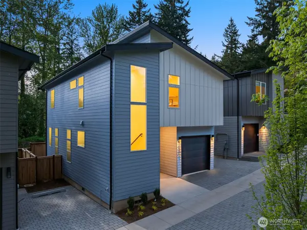 8407 NE 137th Street, Kirkland, WA 98034