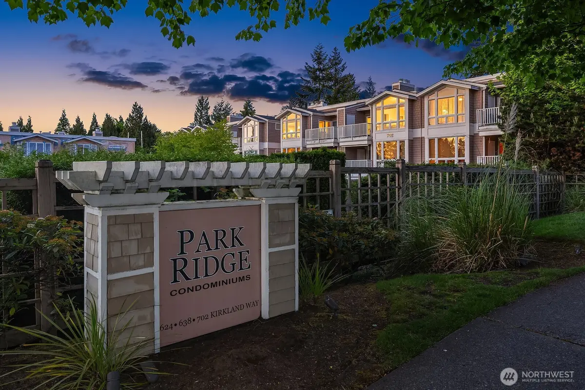 702 Kirkland Way #4, Kirkland, WA 98033 - #1