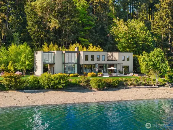 10555 NE Seaborn Road, Bainbridge Island, WA 98110