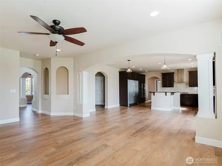 1424 40th Street Se, Puyallup, WA 98372 - #3