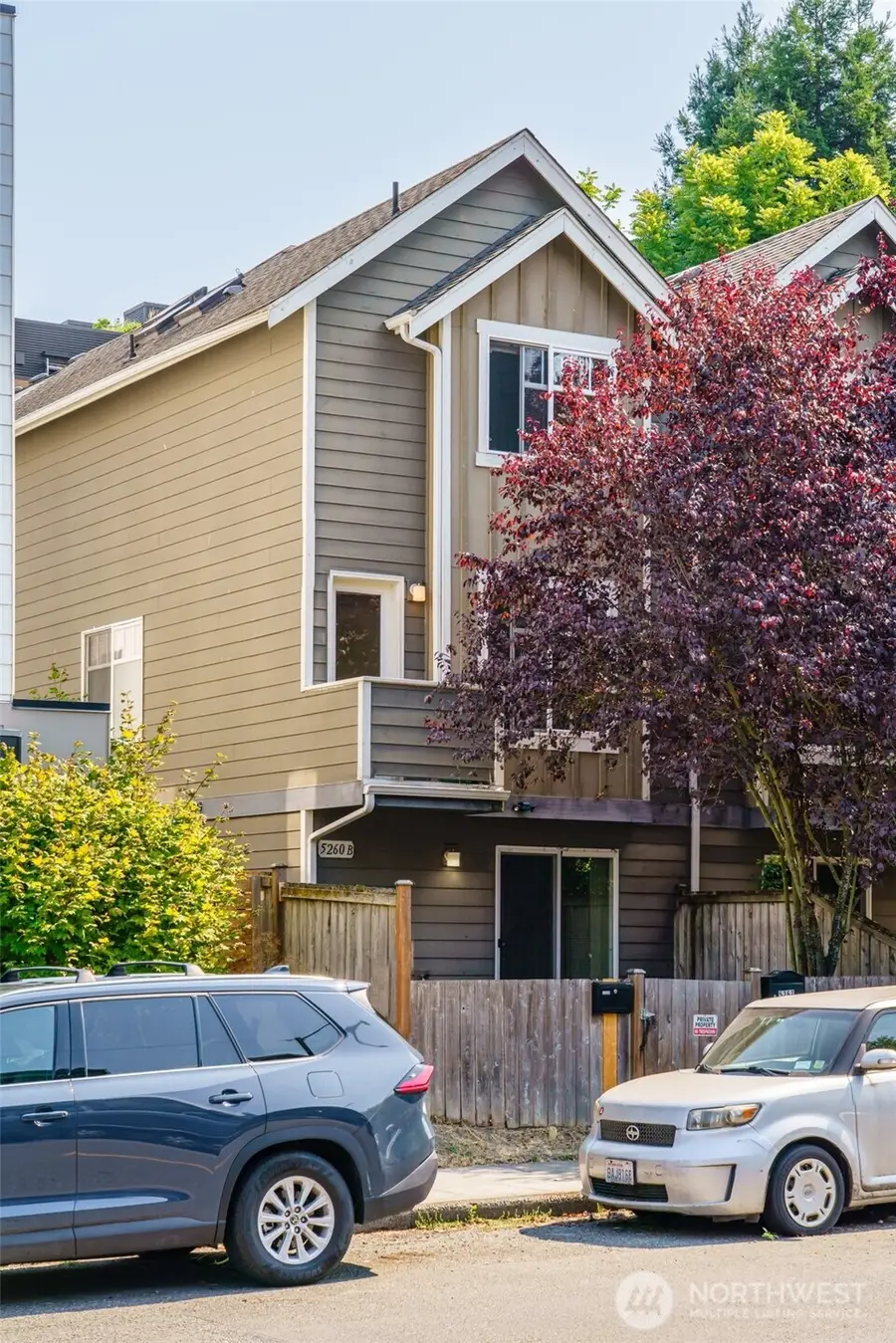 5260 Brooklyn Avenue Ne, Seattle, WA 98105 - #3
