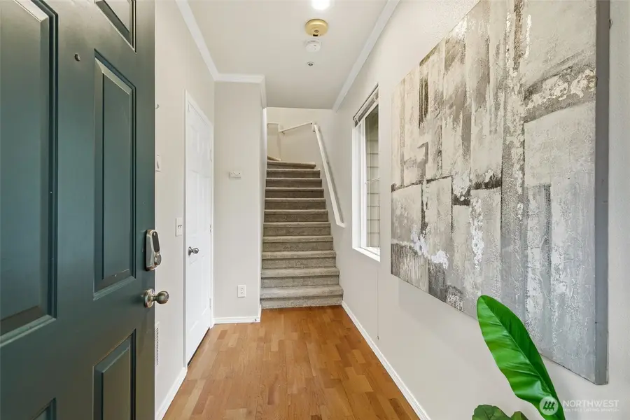 2044 Newport Way Nw #11-6, Issaquah, WA 98027 - #2