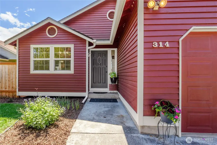 314 W Columbus Avenue, Port Angeles, WA 98362 - #2