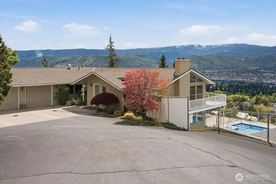 602 Daniels Drive, East Wenatchee, WA 98802 - #3
