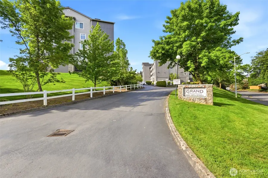1318 37th Street #1304, Everett, WA 98201 - #2