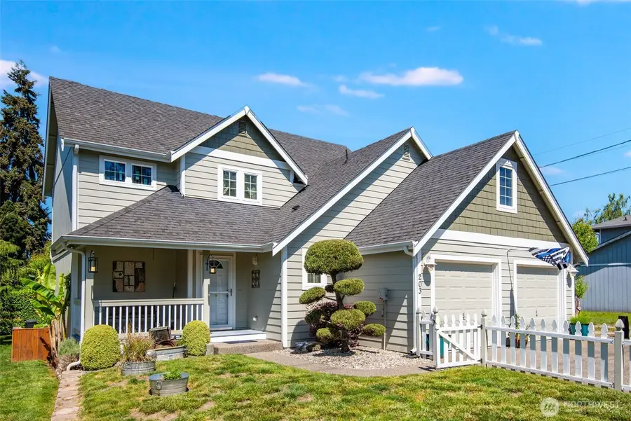 203 3rd Street Ne, Yelm, WA 98597 - #2