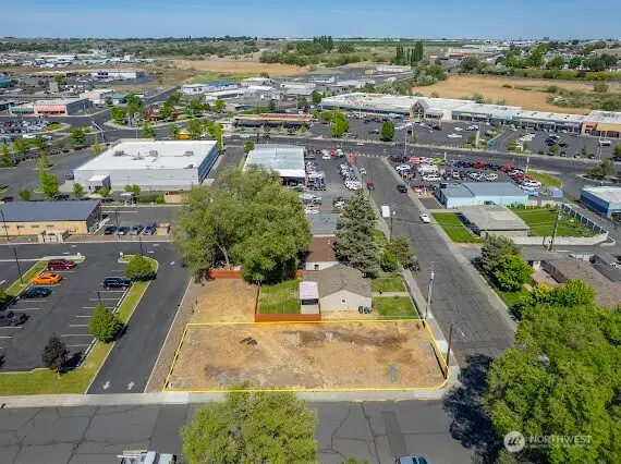 402 E Walnut Avenue, Moses Lake, WA 98837