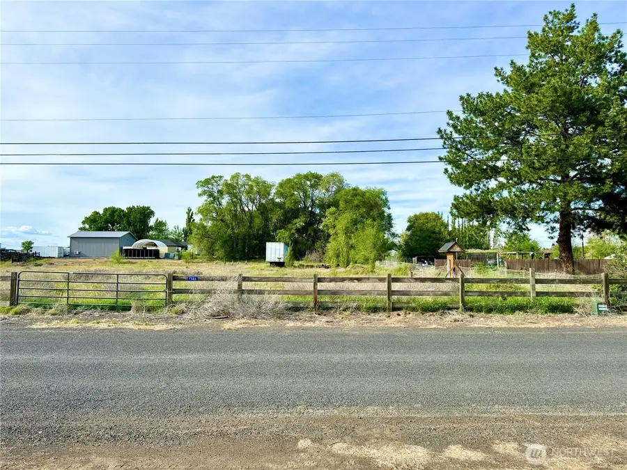7566 Rainier Road Ne, Moses Lake, WA 98837 - #2