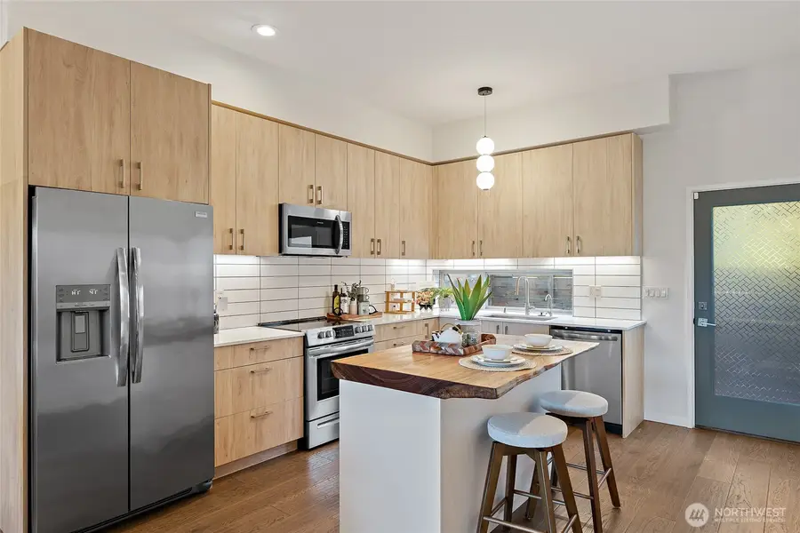 8424 24th Avenue Sw, Seattle, WA 98106 - #3