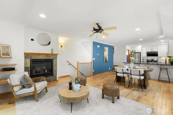 806 N 49th Street, Seattle, WA 98103