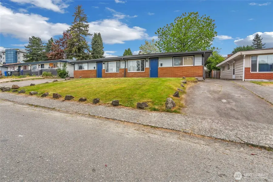 838 Harrington Avenue Ne, Renton, WA 98056 - #3
