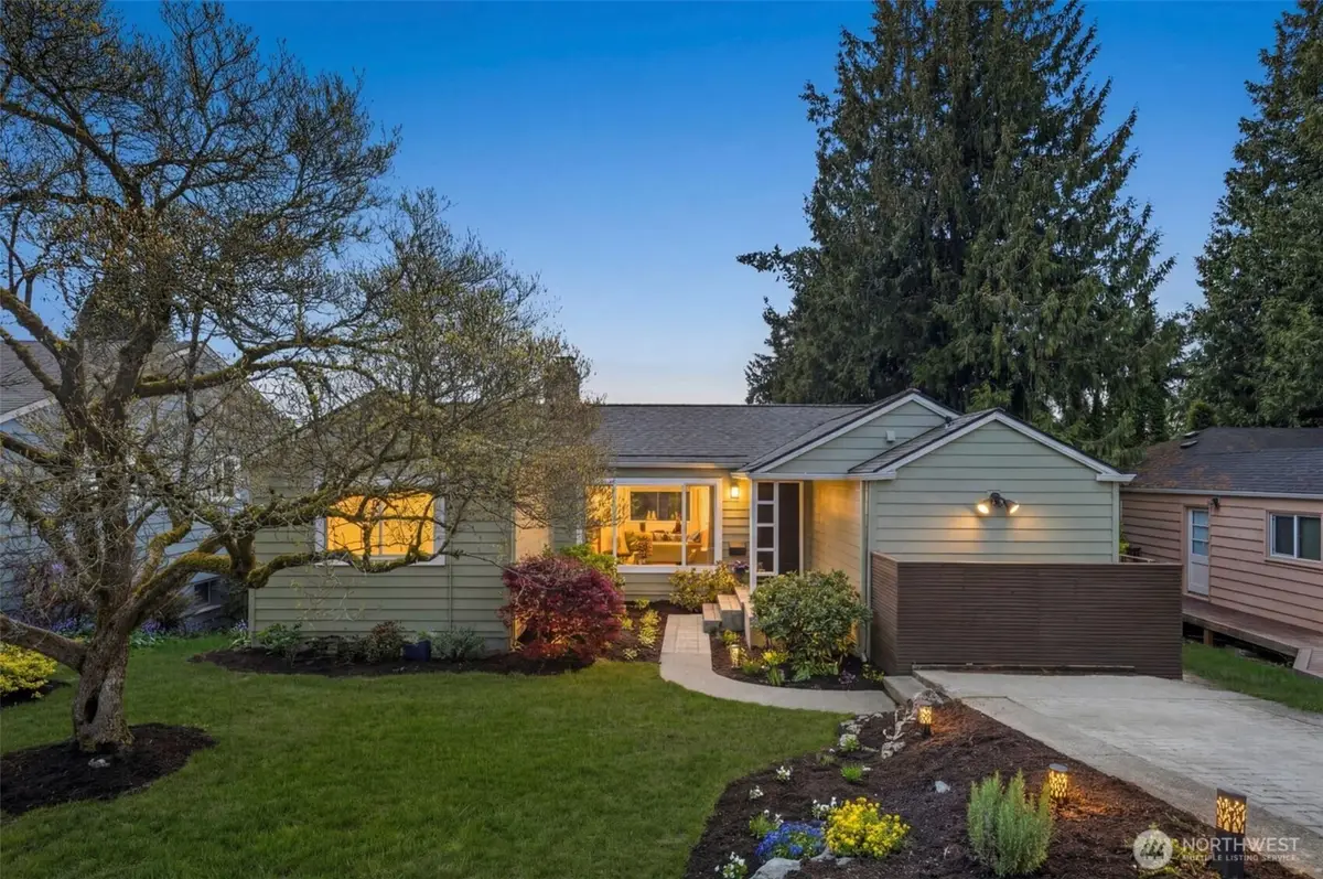 4531 Stanford Avenue Ne, Seattle, WA 98105 - #1