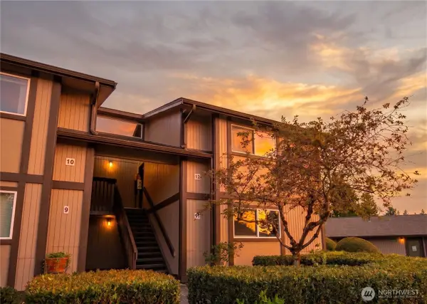 4715 176th Street Sw #E12, Lynnwood, WA 98037