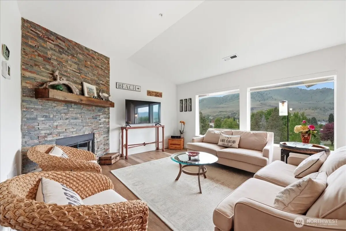 808 W Manson Highway #B303, Chelan, WA 98816 - #1