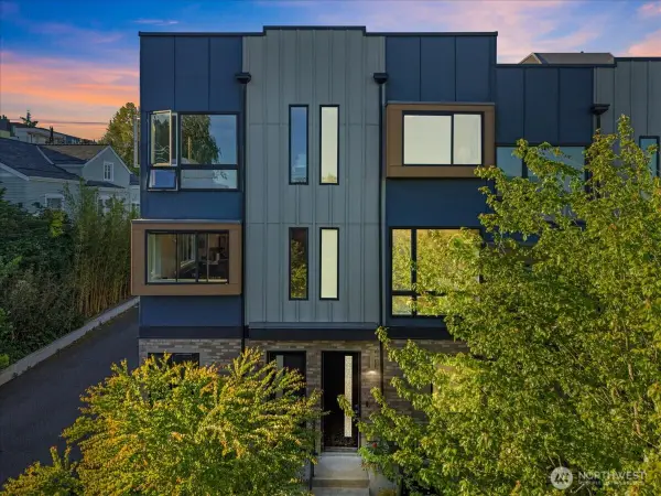 2310 W Newton Street, Seattle, WA 98199