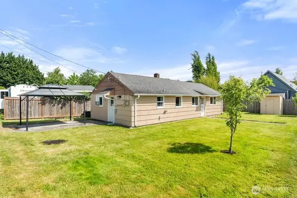 805 1/2 4th Avenue Sw, Puyallup, WA 98371