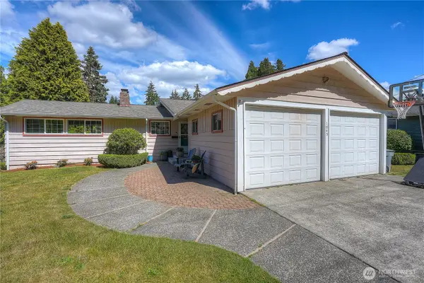 1045 Sunrise Lane, Fircrest, WA 98466